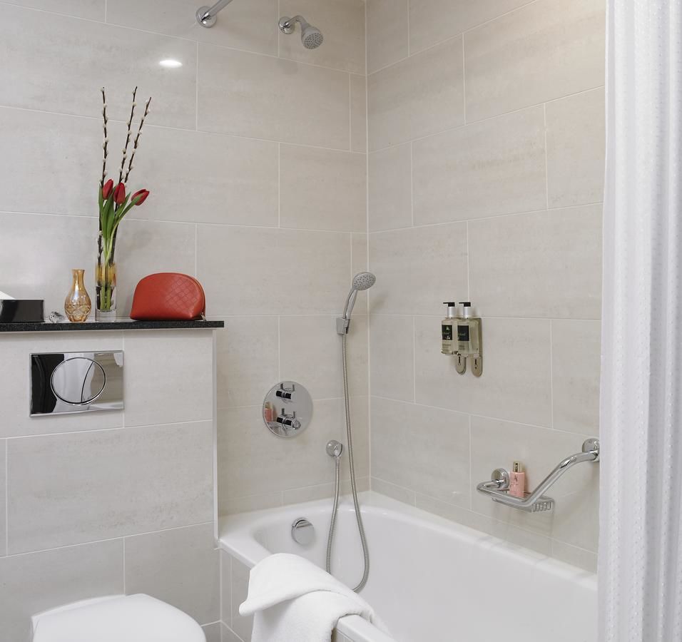 Отель Red Cow Moran Hotel Клондолкин